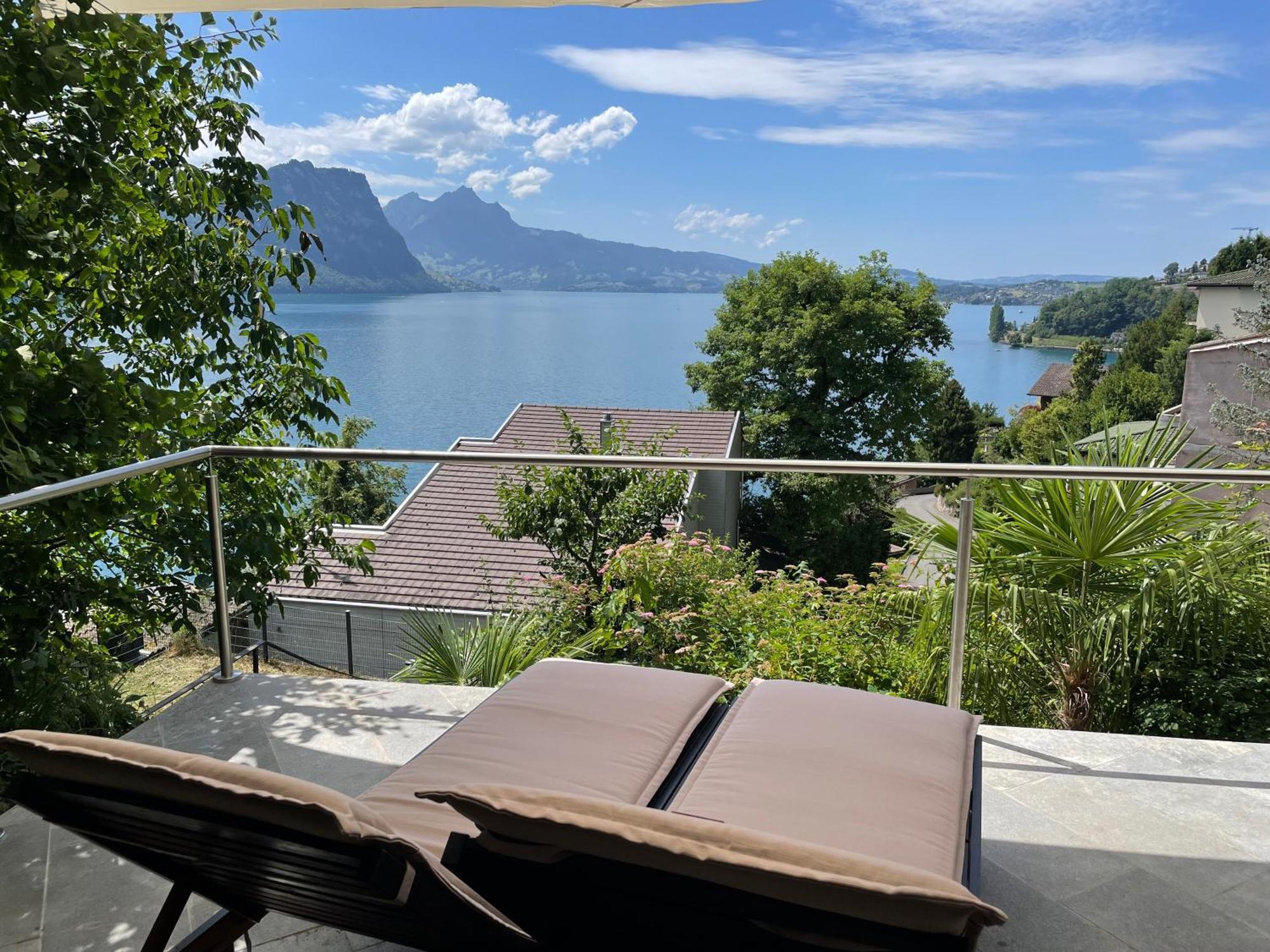 Villa Bootsmann Mit Spektakulaerer Seesicht Nahe Badestrand Vitznau Exterior photo